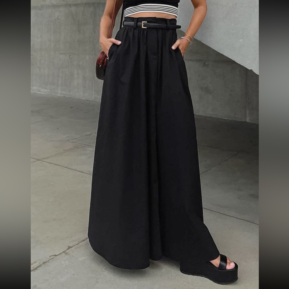Lightweight Street Wear Maxi Skirt in Black